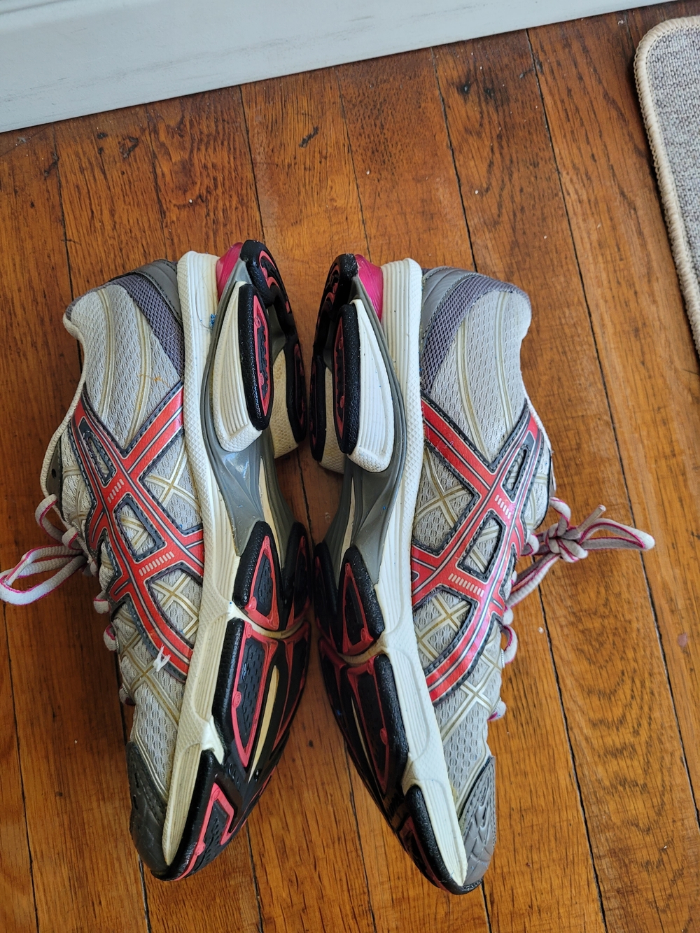 Adics GEL FLUENT 4 Gray and Pink Running